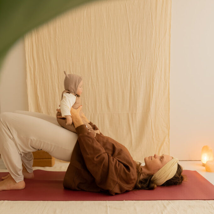 Postnatal Mama und Baby Yoga mit Isabell
